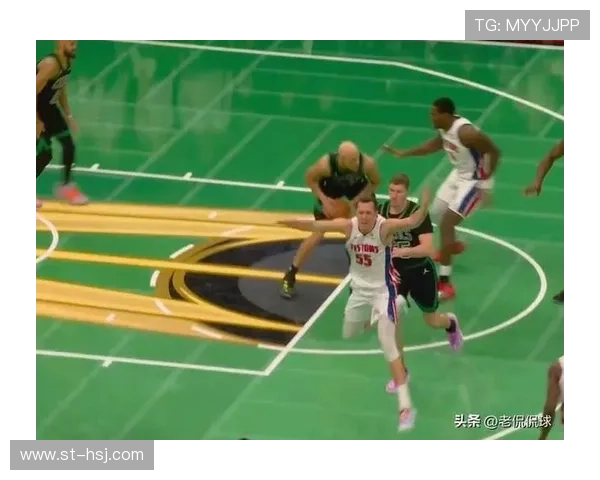 普理查德三分球如雨下砍下30分4篮板2助攻展现惊人实力